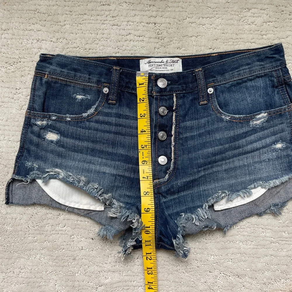 Abercrombie & Fitch Distressed Button-Fly Denim Shorts Medium Wash Frayed Size 6 - Picture 16 of 17
